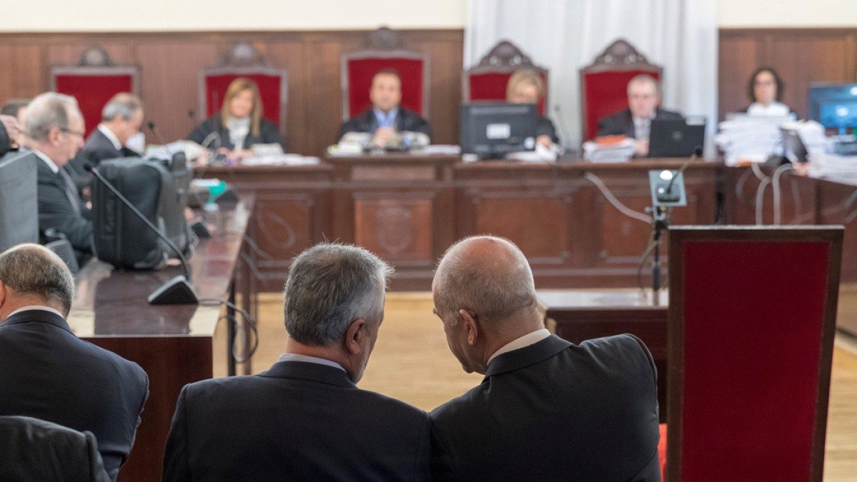 José Antonio Griñán en el juicio de la pieza política de los ERE, en la Audiencia de Sevilla. Foto: José Manuel Vidal / EFE.
