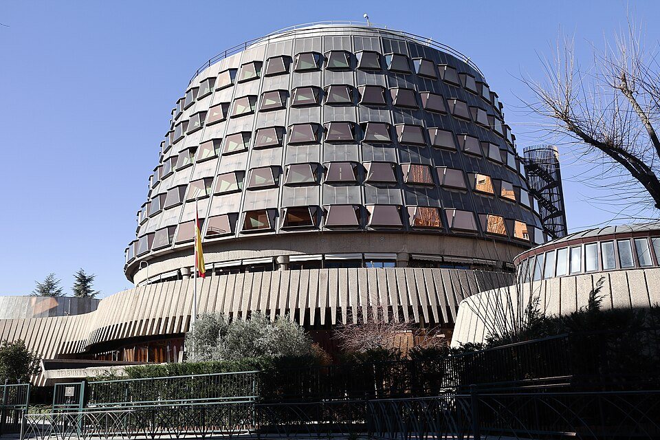 Sede del Tribunal Constitucional, en Madrid. Foto: Javier Pérez Montes / Wikimedia Commons (CC BY-SA 4.0).